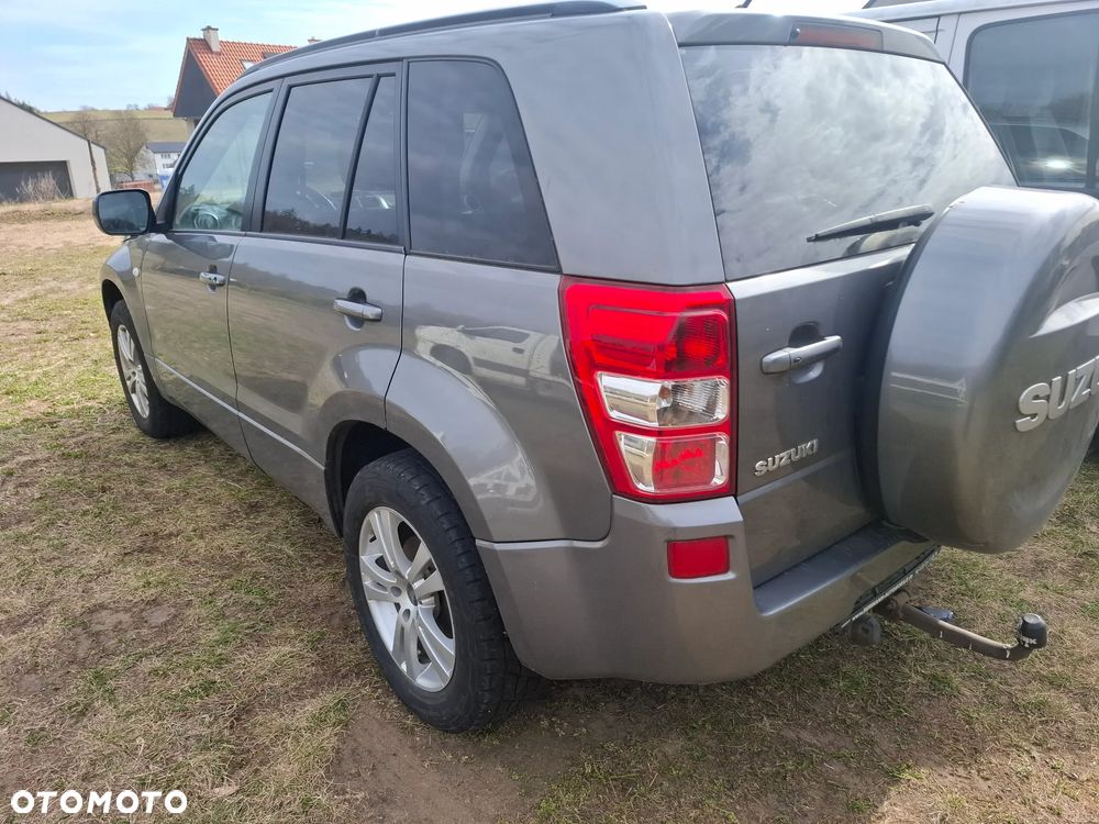 Suzuki Grand Vitara 2.0 - 4