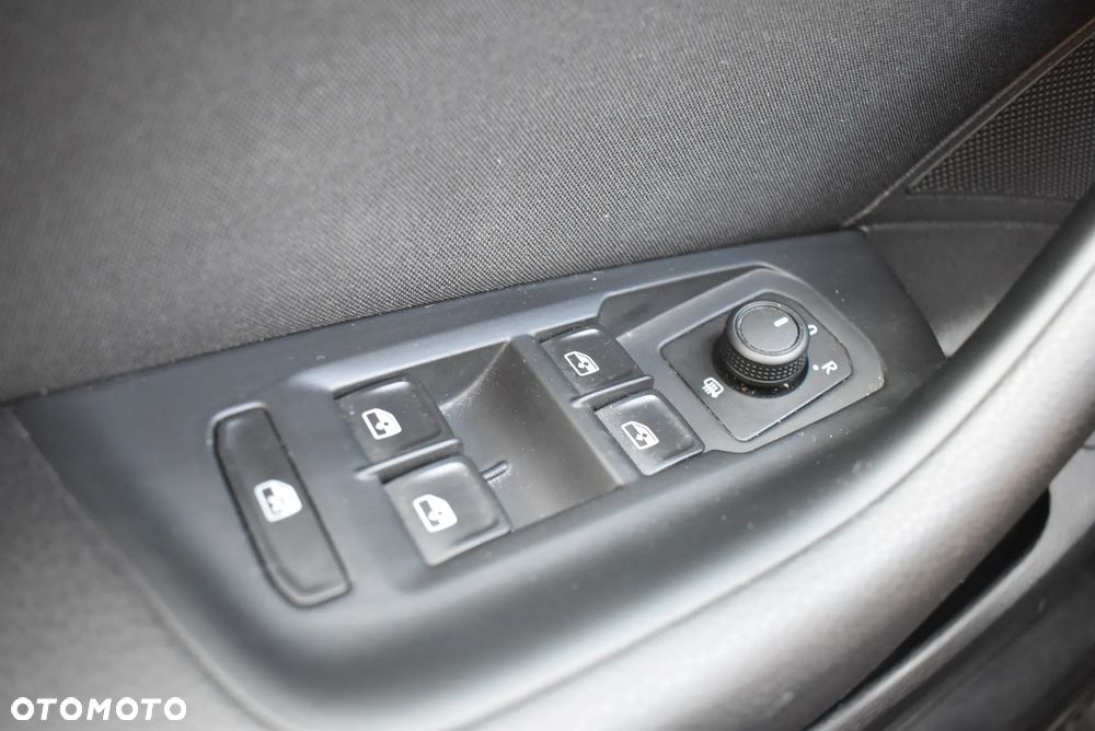 Volkswagen Passat 2.0 TDI EVO Essence DSG - 23
