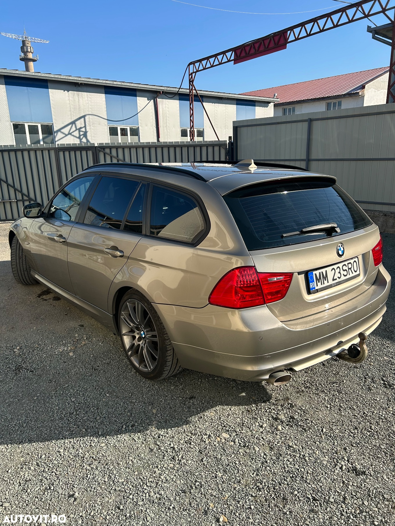BMW Seria 3 318d DPF Touring Aut. - 5