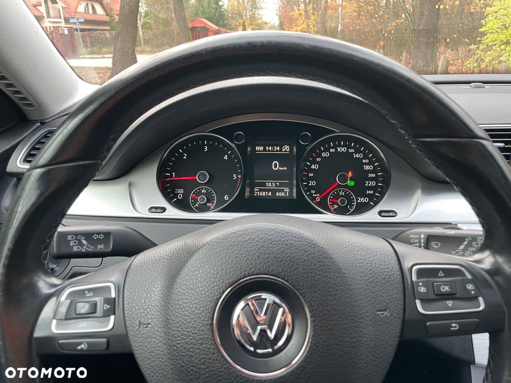 Volkswagen Passat 2.0 TDI DSG BlueMotion Technology Highline - 9