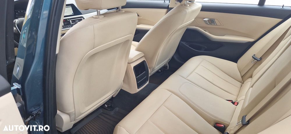 BMW Seria 3 320i xDrive AT - 13