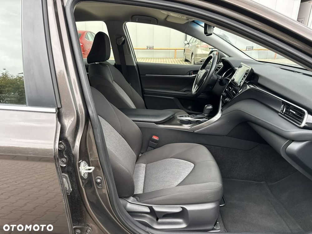Toyota Camry 2.5 Hybrid Comfort CVT - 20