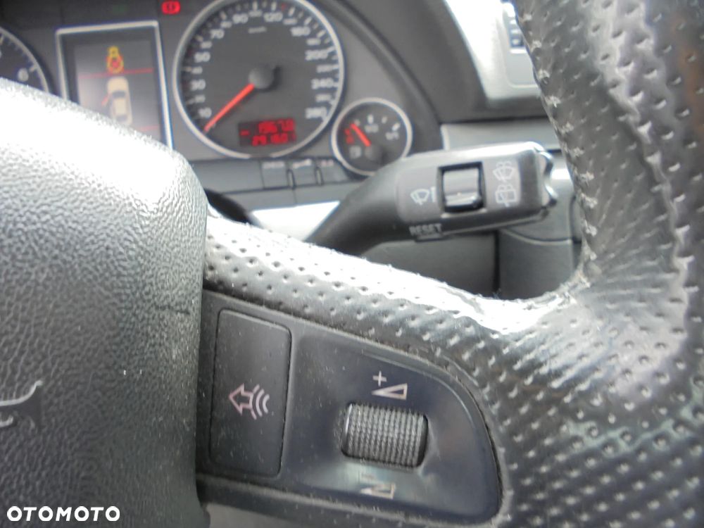 Audi A4 Avant 2.0 T FSI - 19