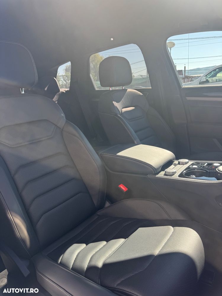 Volkswagen Touareg V6 TDI 4MOTION Elegance - 14