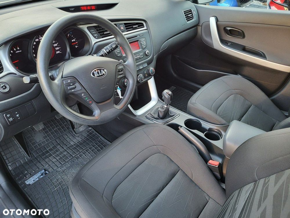 Kia Ceed - 14