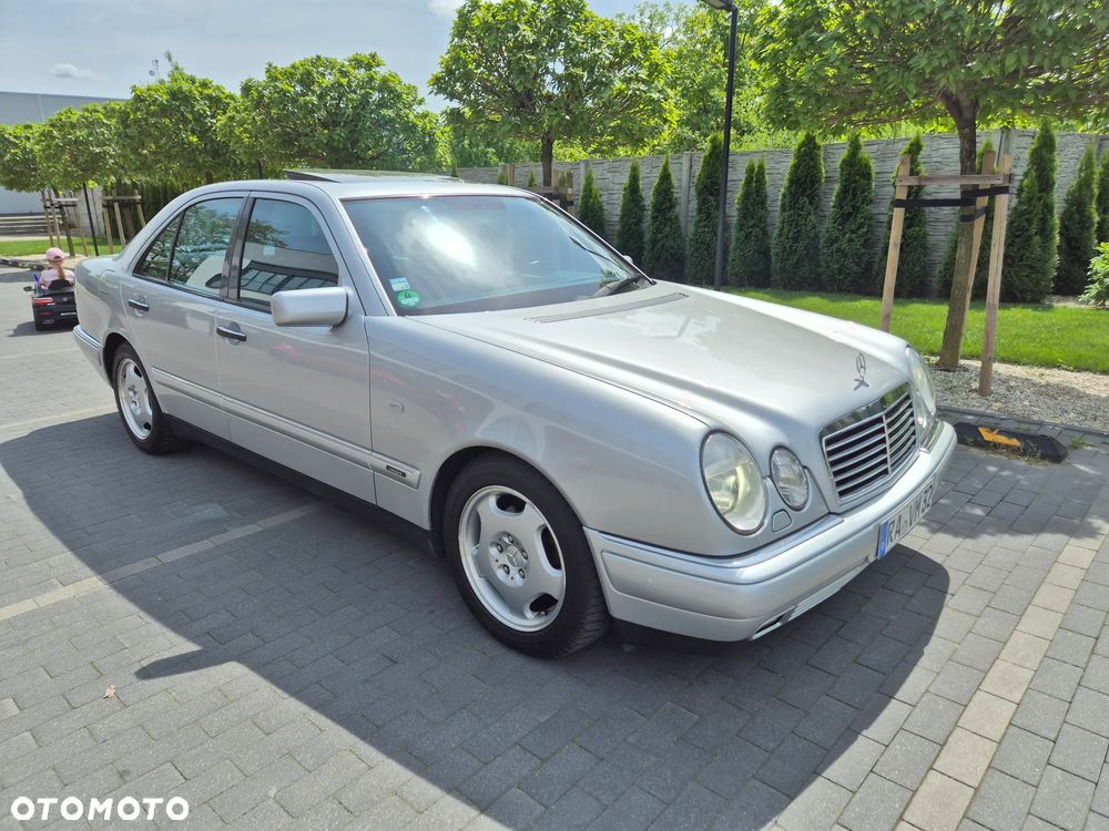 Mercedes-Benz Klasa E - 1