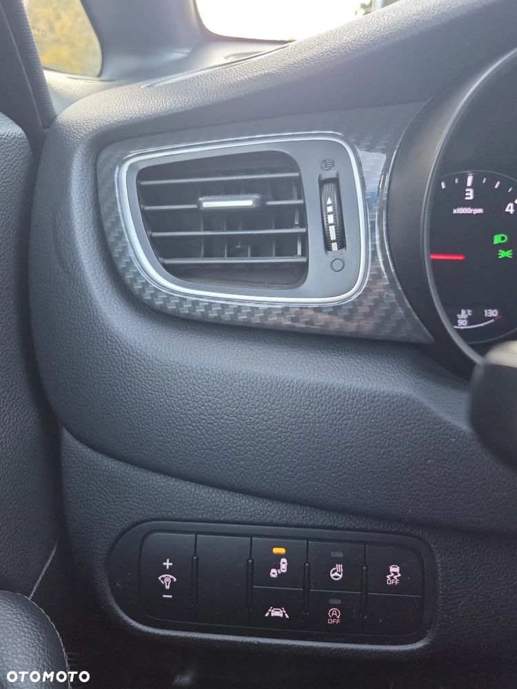 Kia Carens 1.7 CRDi 141 ISG Spirit - 19