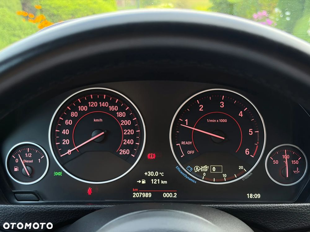 BMW Seria 3 318d M Sport - 38