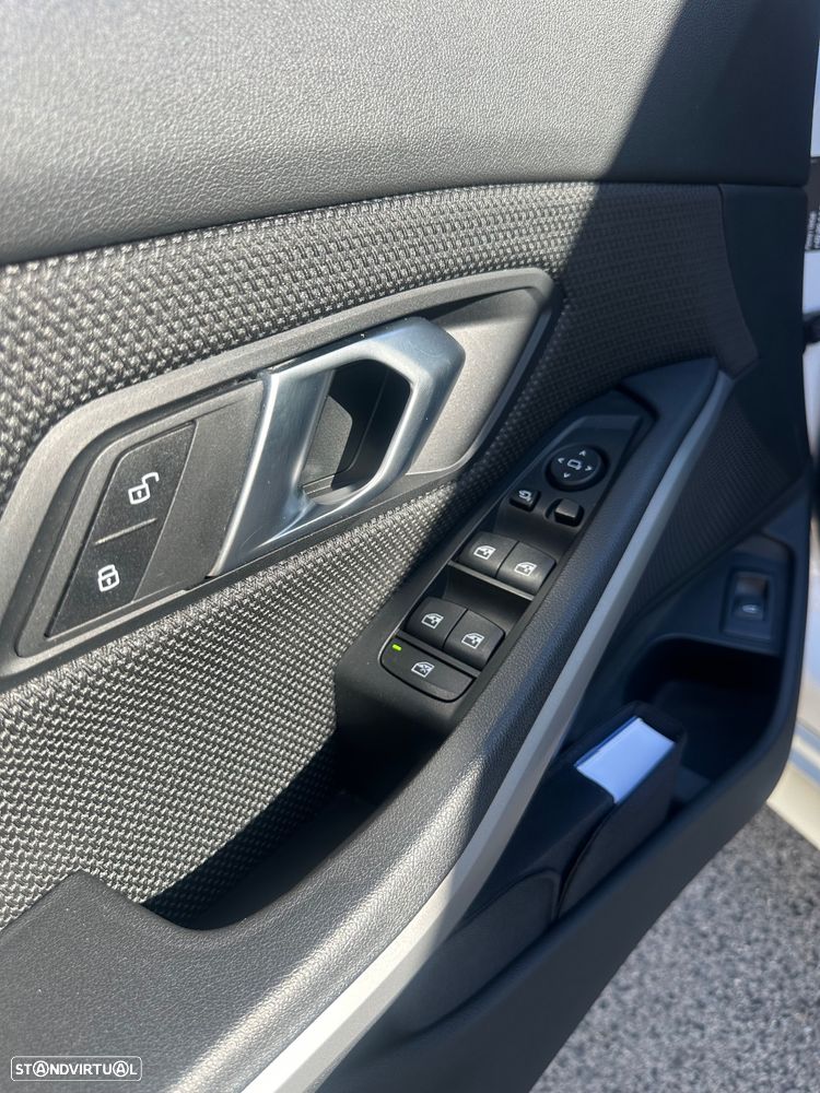 BMW 320 d Touring Auto - 21
