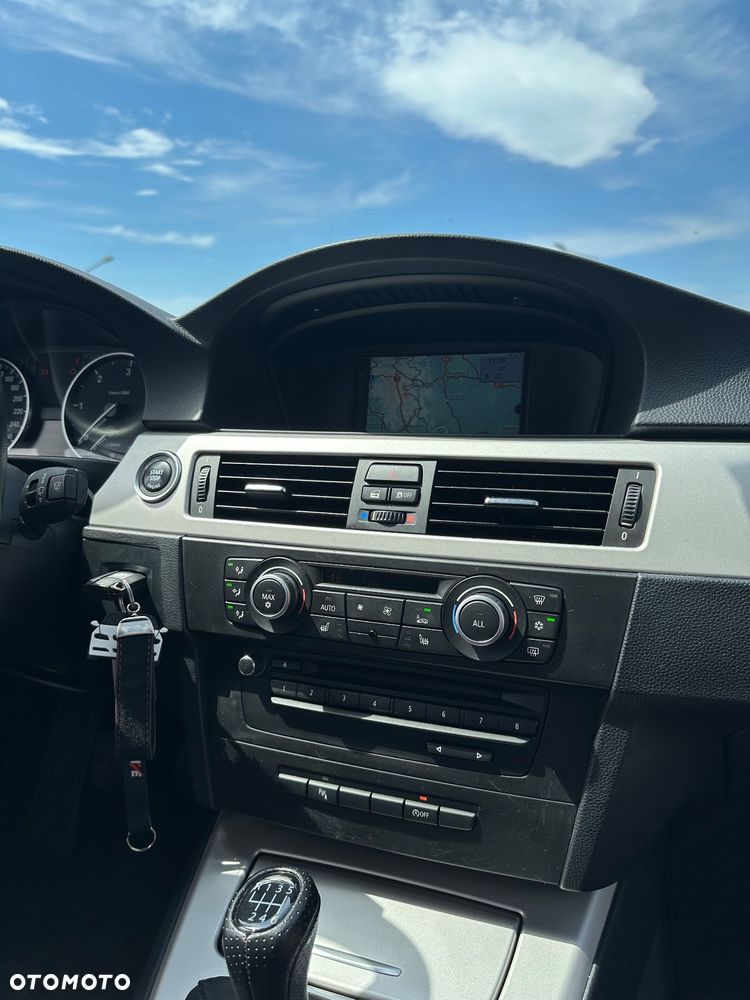 BMW Seria 3 318d - 9