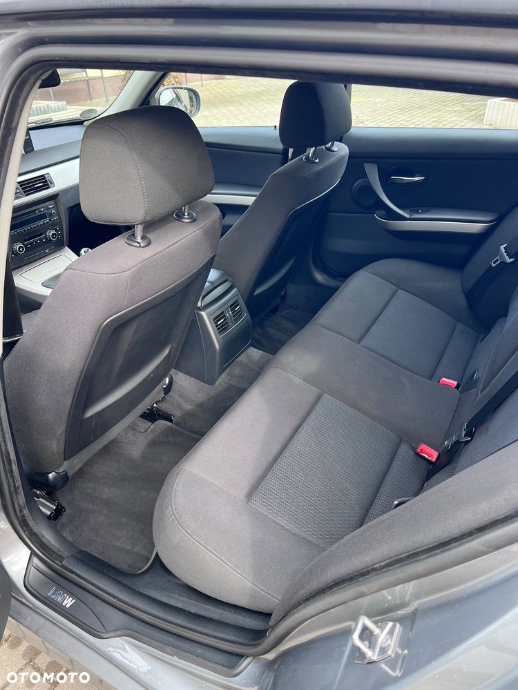 BMW Seria 3 318i Edition Exclusive - 11