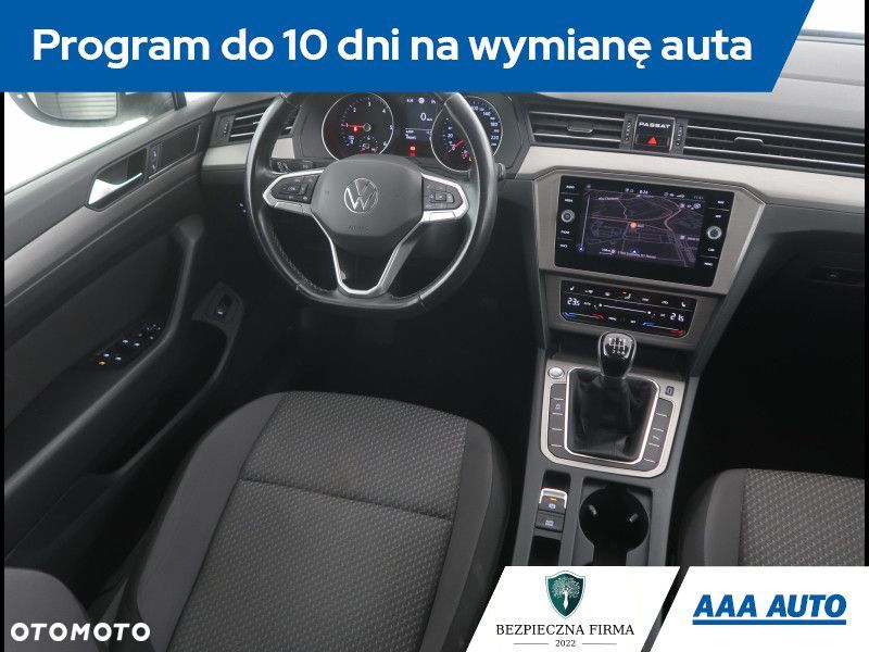Volkswagen Passat - 8