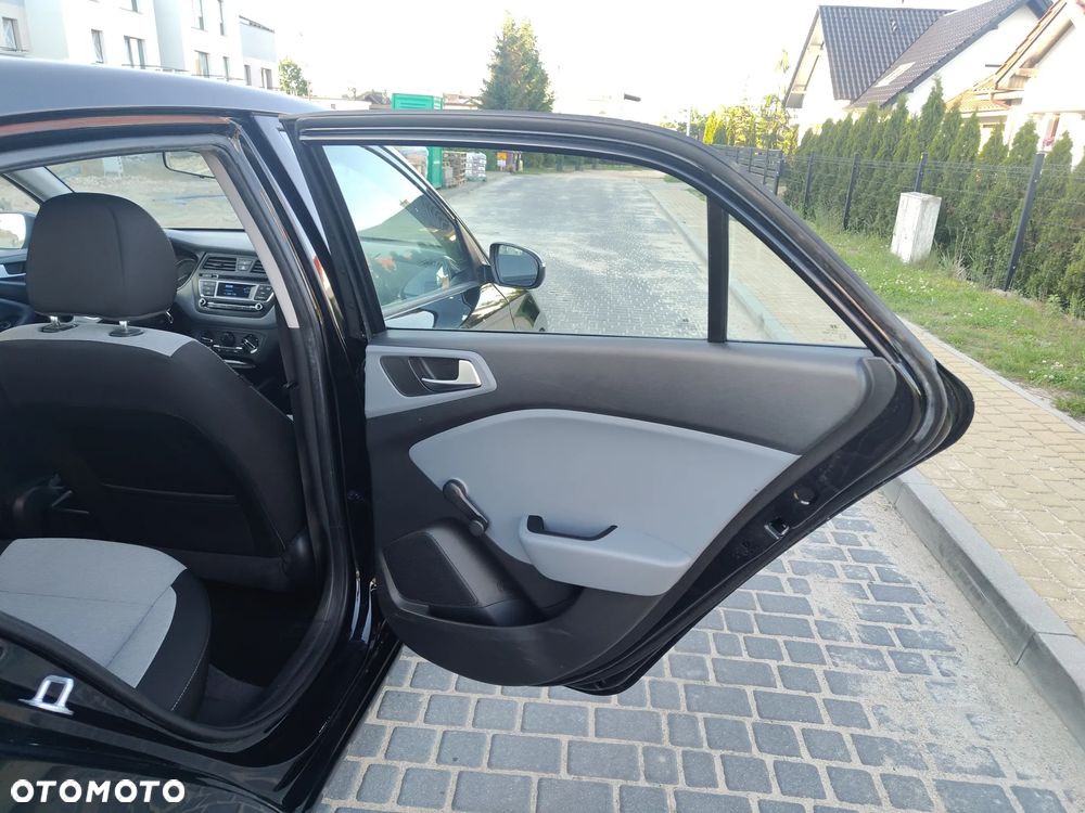 Hyundai i20 blue 1.2 - 22