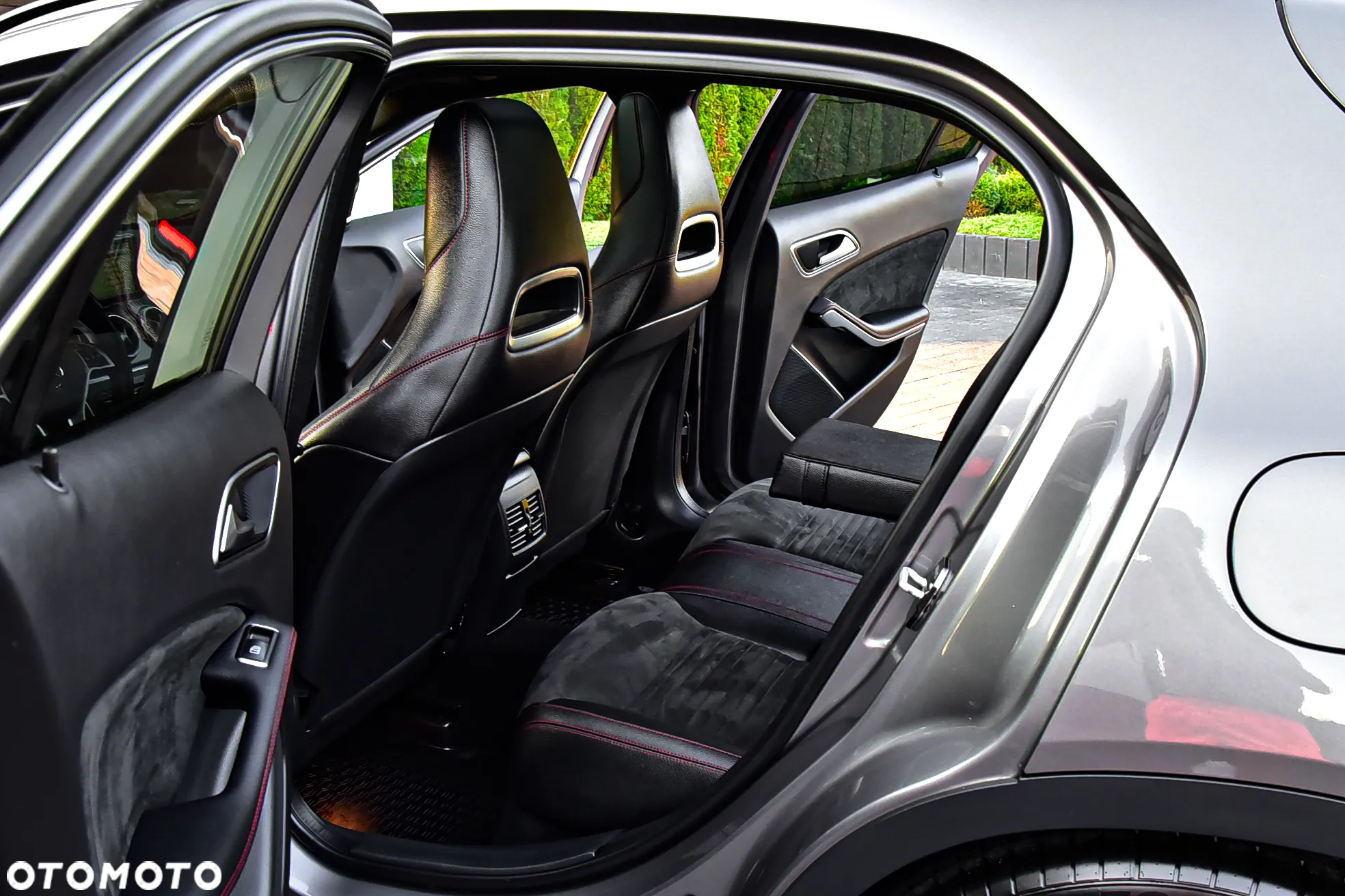 Mercedes-Benz GLA 250 4Matic 7G-DCT AMG Line - 17