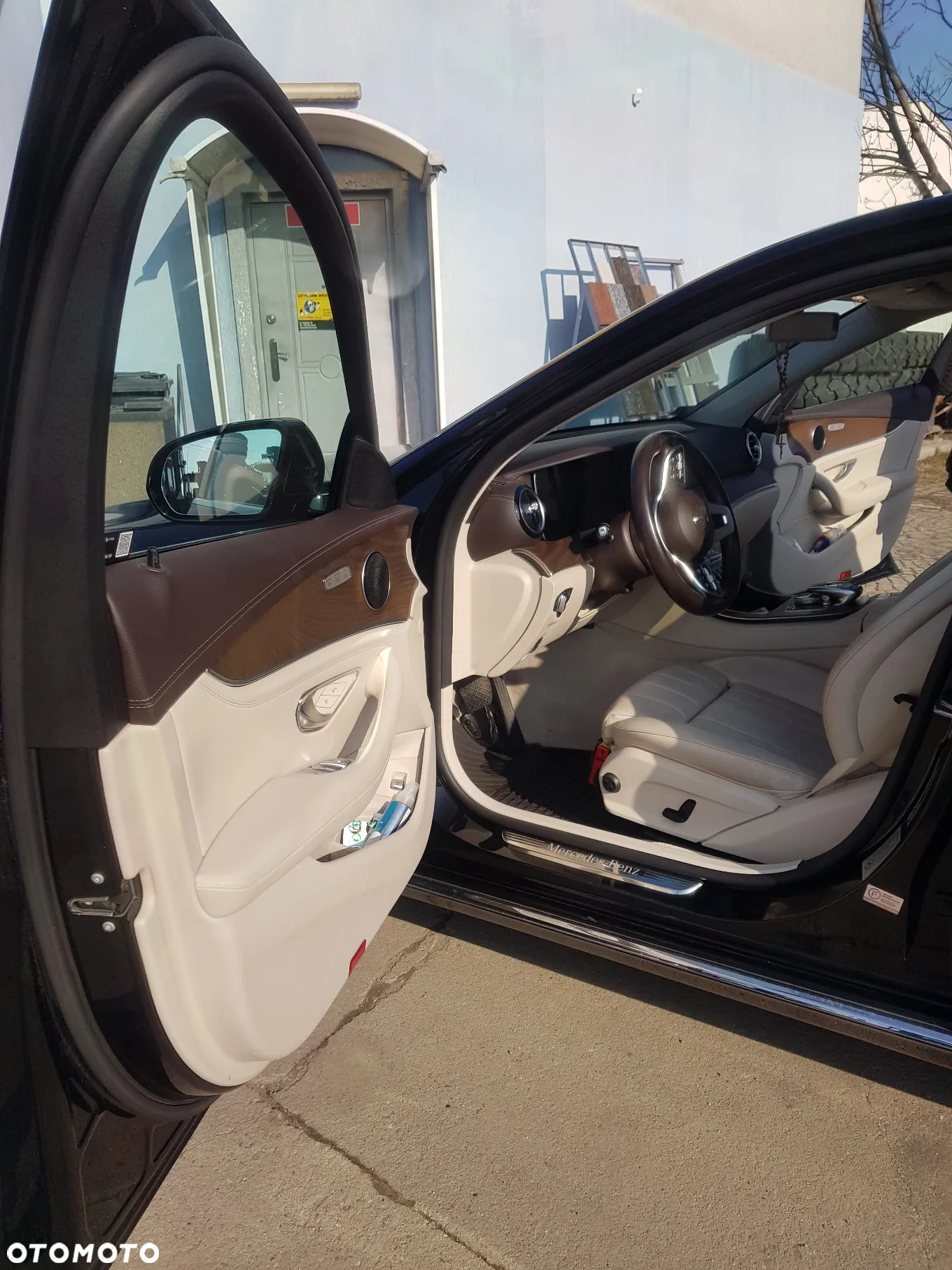Mercedes-Benz Klasa E 220 d 4-Matic Business Edition 9G-TRONIC - 15