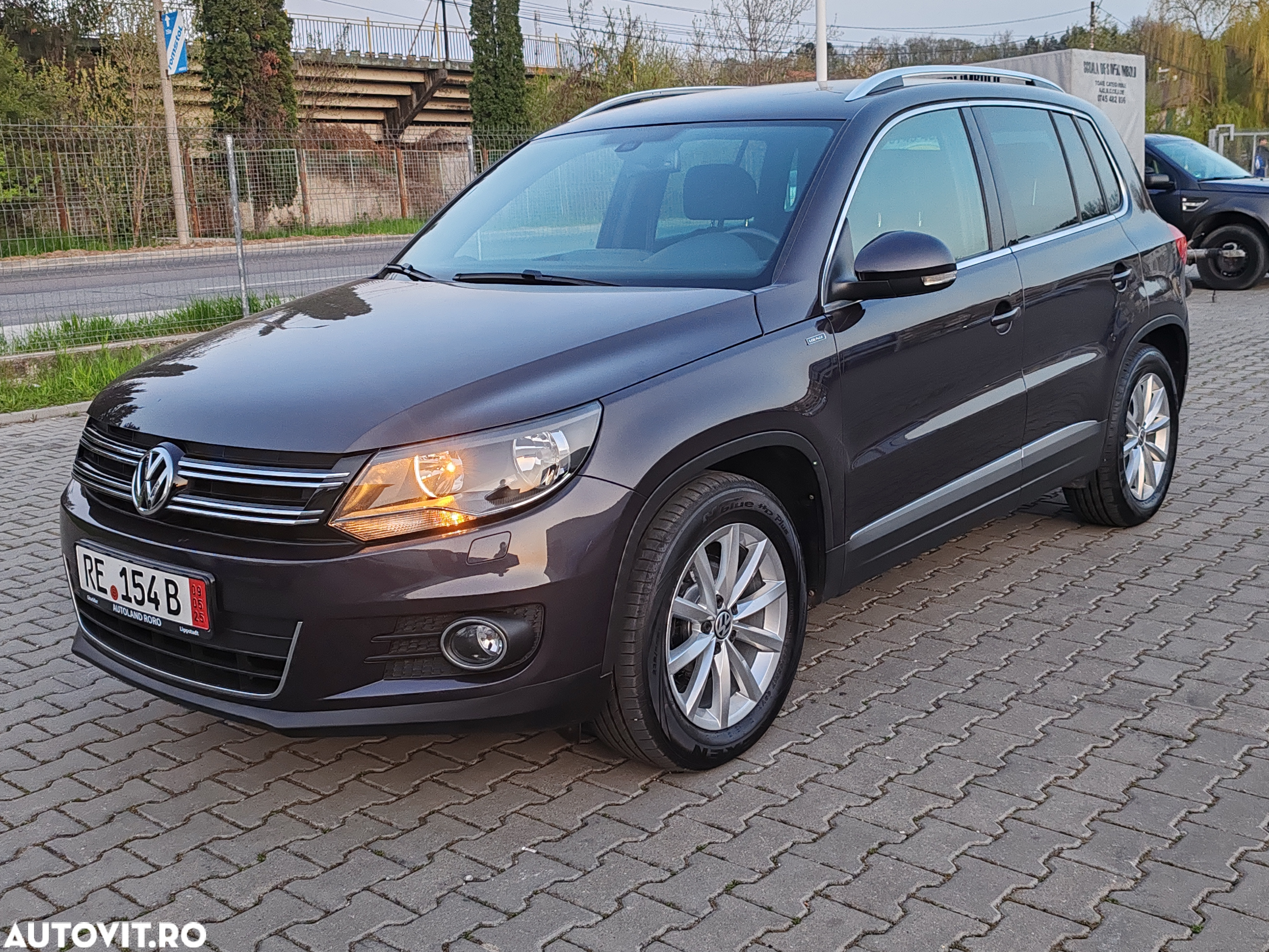 Volkswagen Tiguan 2.0 TDI SCR BlueMotion Technology Lounge Sport & Style - 23