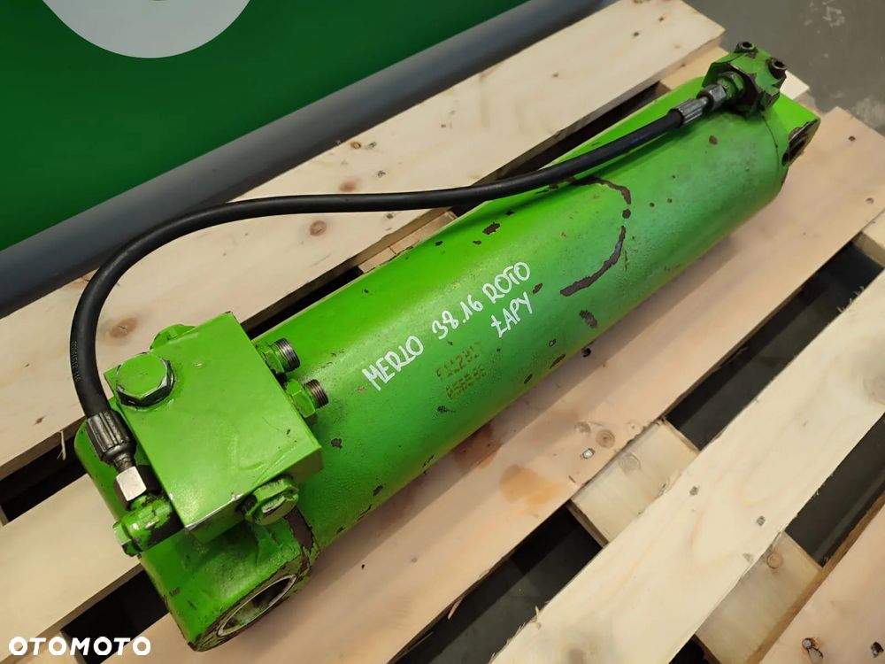 Siłownik hydrauliczny podpory MERLO 38.16 ROTO - 7