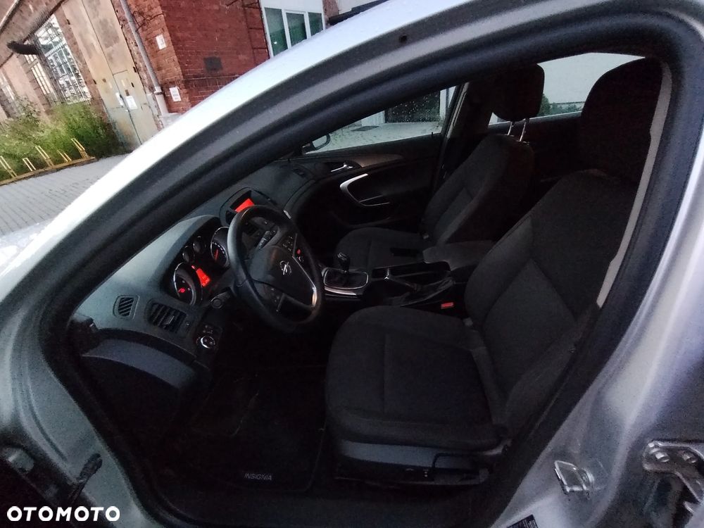 Opel Insignia 2.0 CDTI - 10