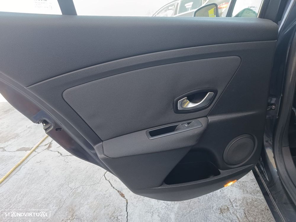 Renault Mégane 1.5 dCi Confort - 12