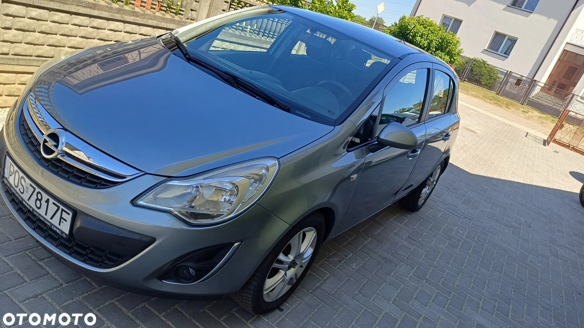 Opel Corsa 1.4 16V Cosmo - 2