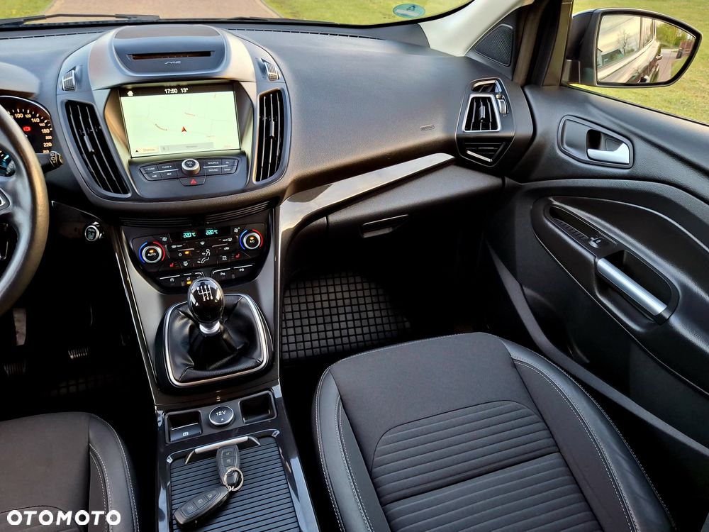 Ford Kuga 2.0 TDCi 2x4 Titanium - 23