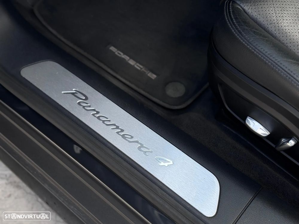Porsche Panamera - 21