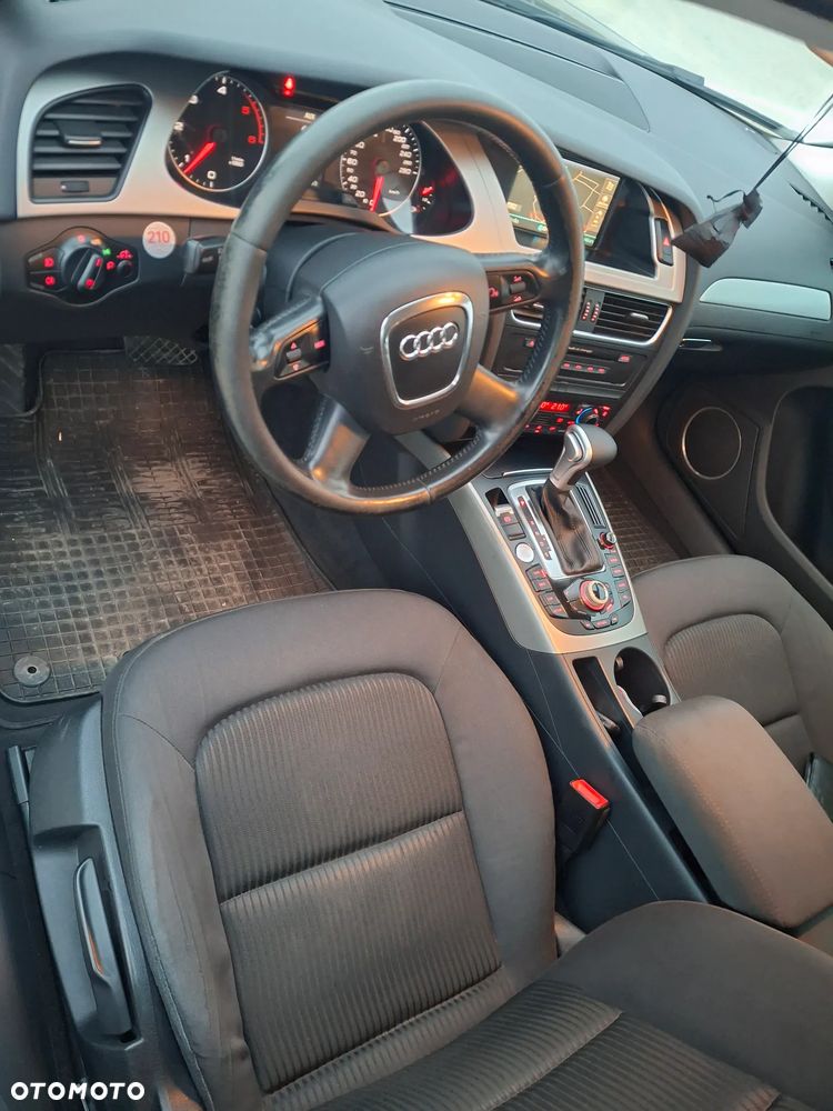 Audi A4 Avant - 4