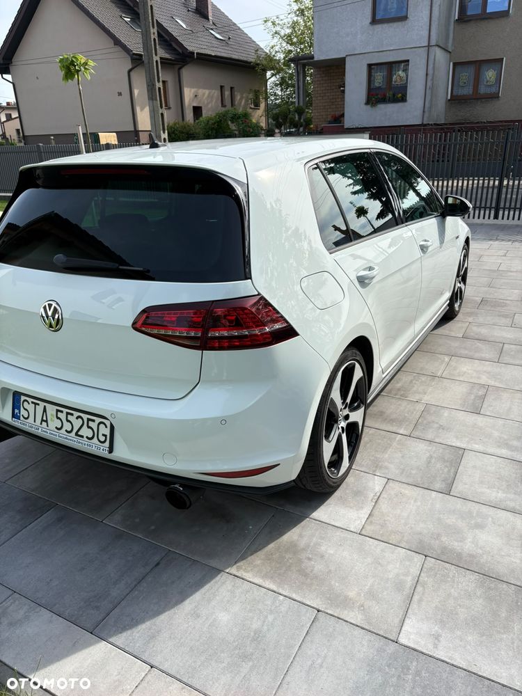 Volkswagen Golf - 4