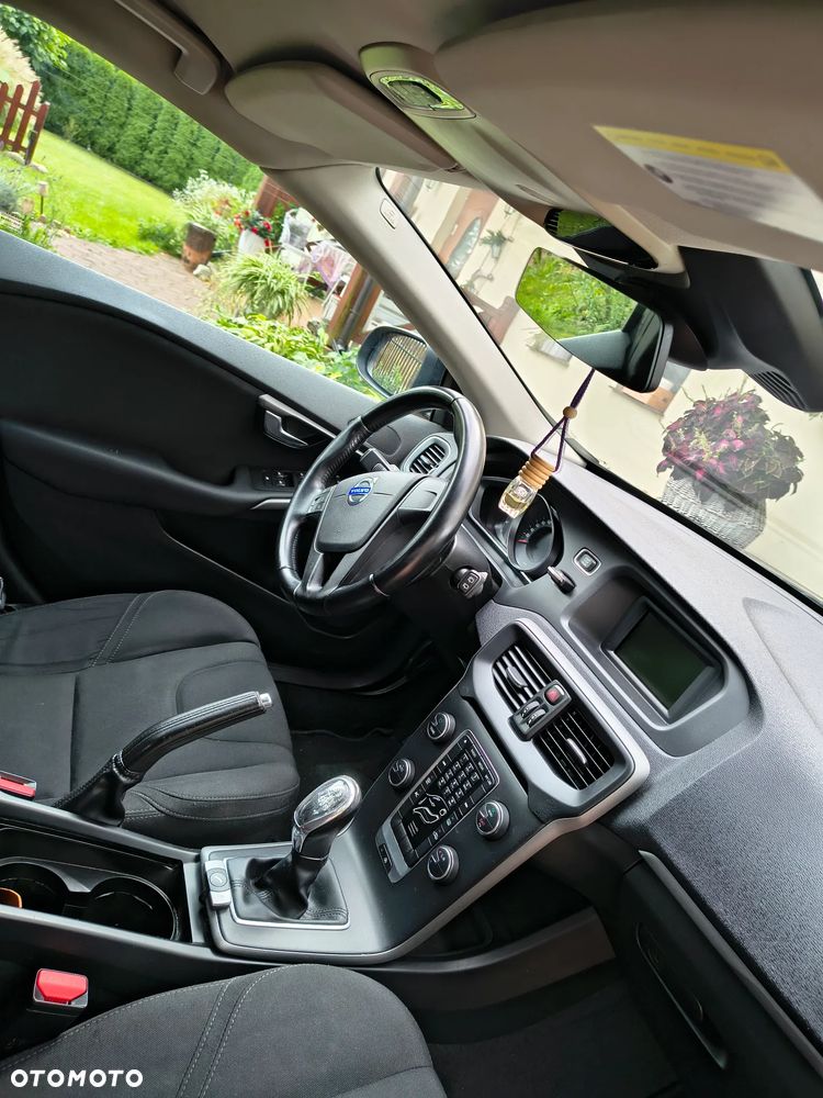 Volvo V40 D3 Base - 8