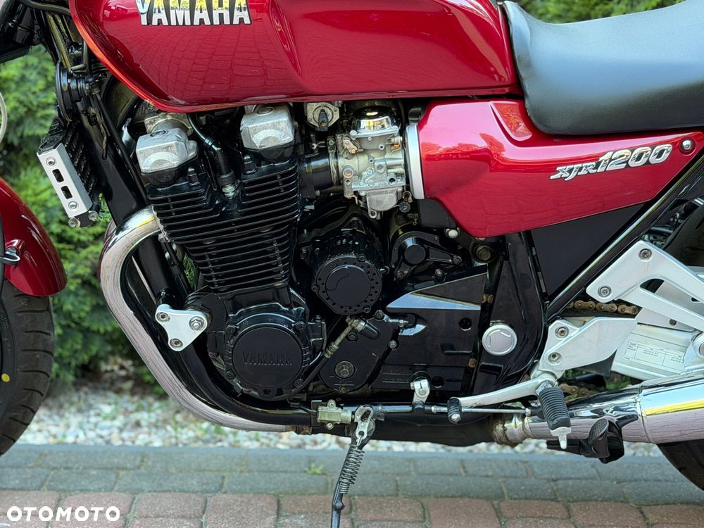 Yamaha XJR - 16