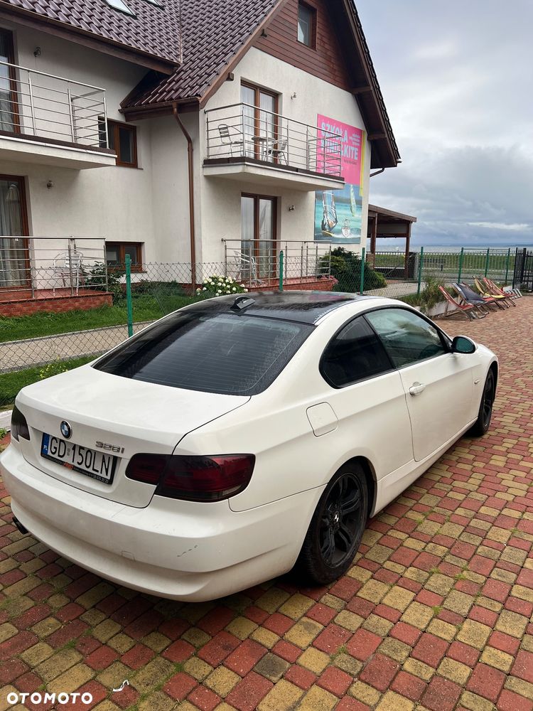 BMW 3 Series 2008 photo 2