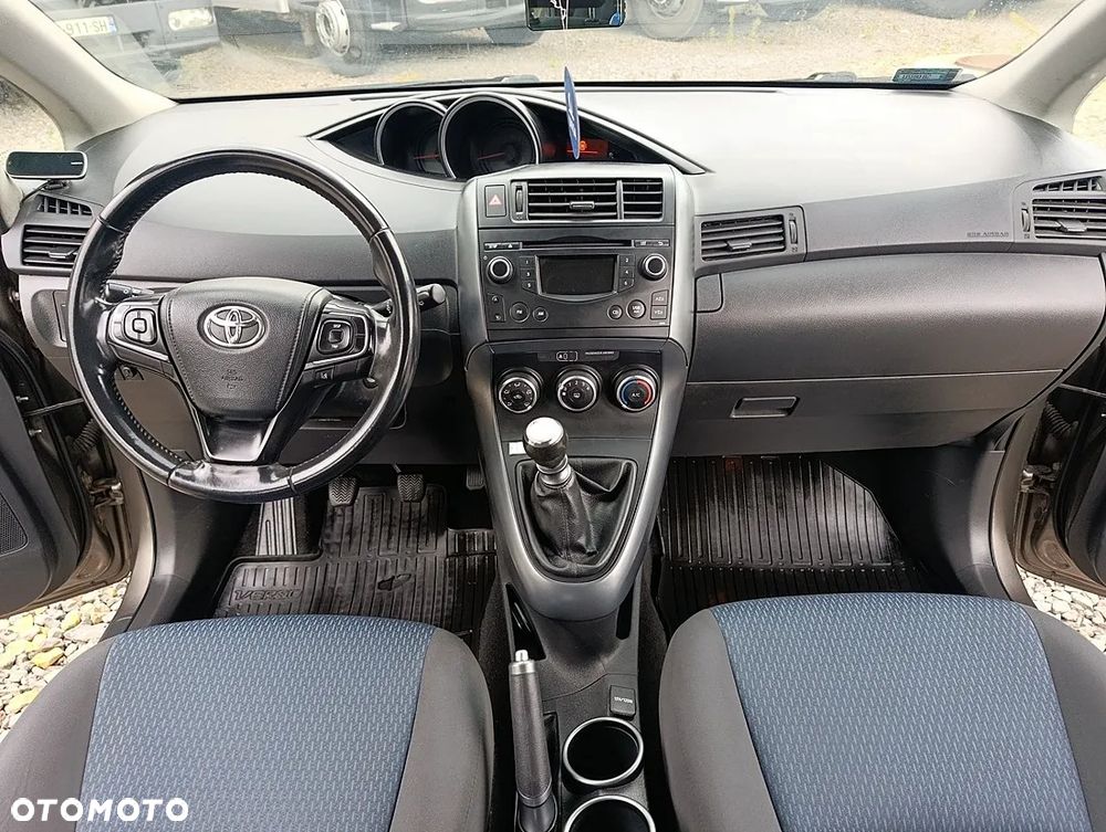Toyota Verso 1.6 Sprint EU6 - 17
