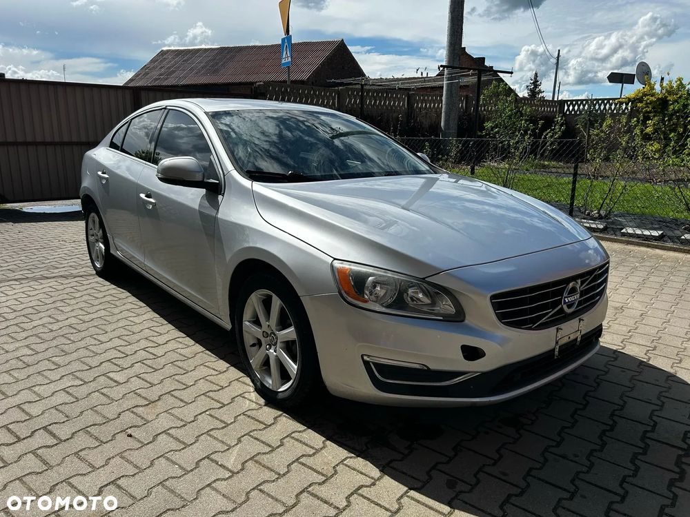 Volvo S60 T5 Drive-E Momentum - 1