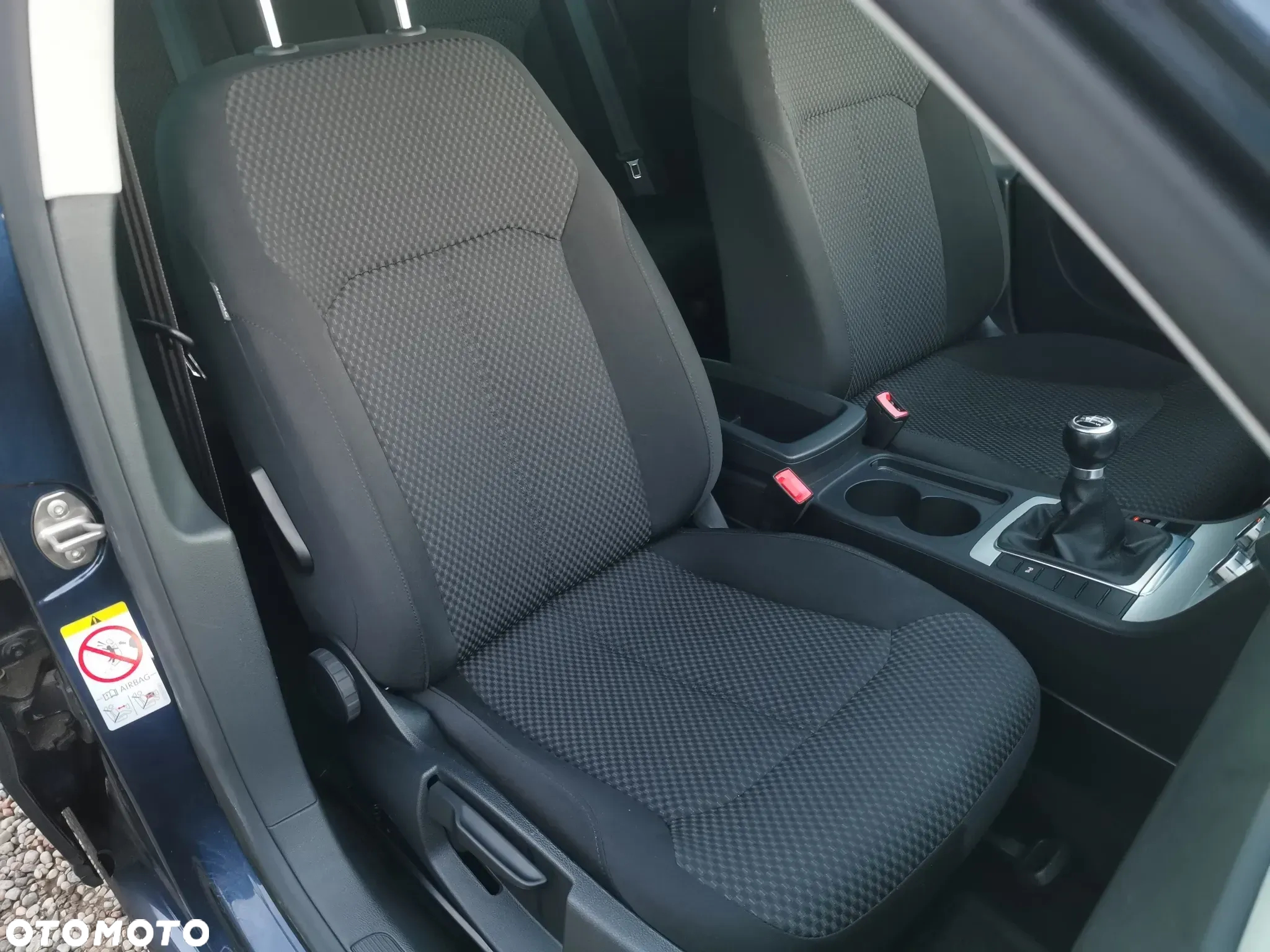 Volkswagen Passat - 22