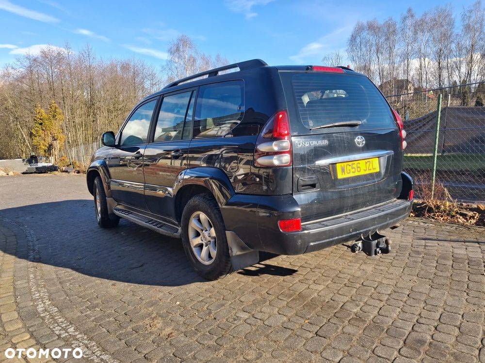 Toyota Land Cruiser - 38