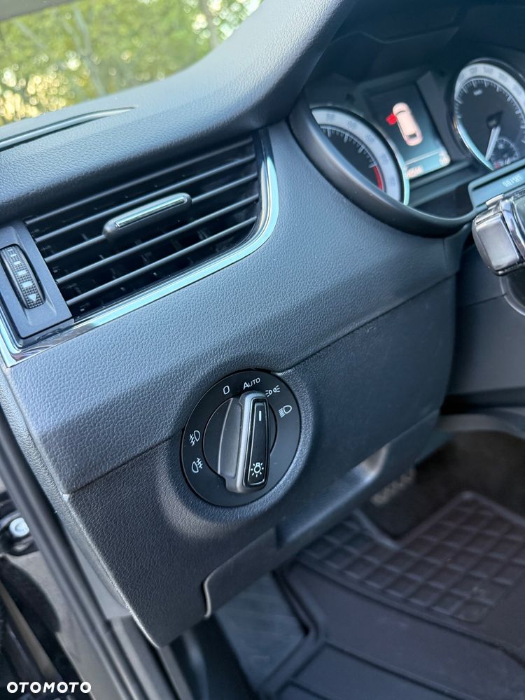 Skoda Octavia 1.6 TDI Drive DSG - 12