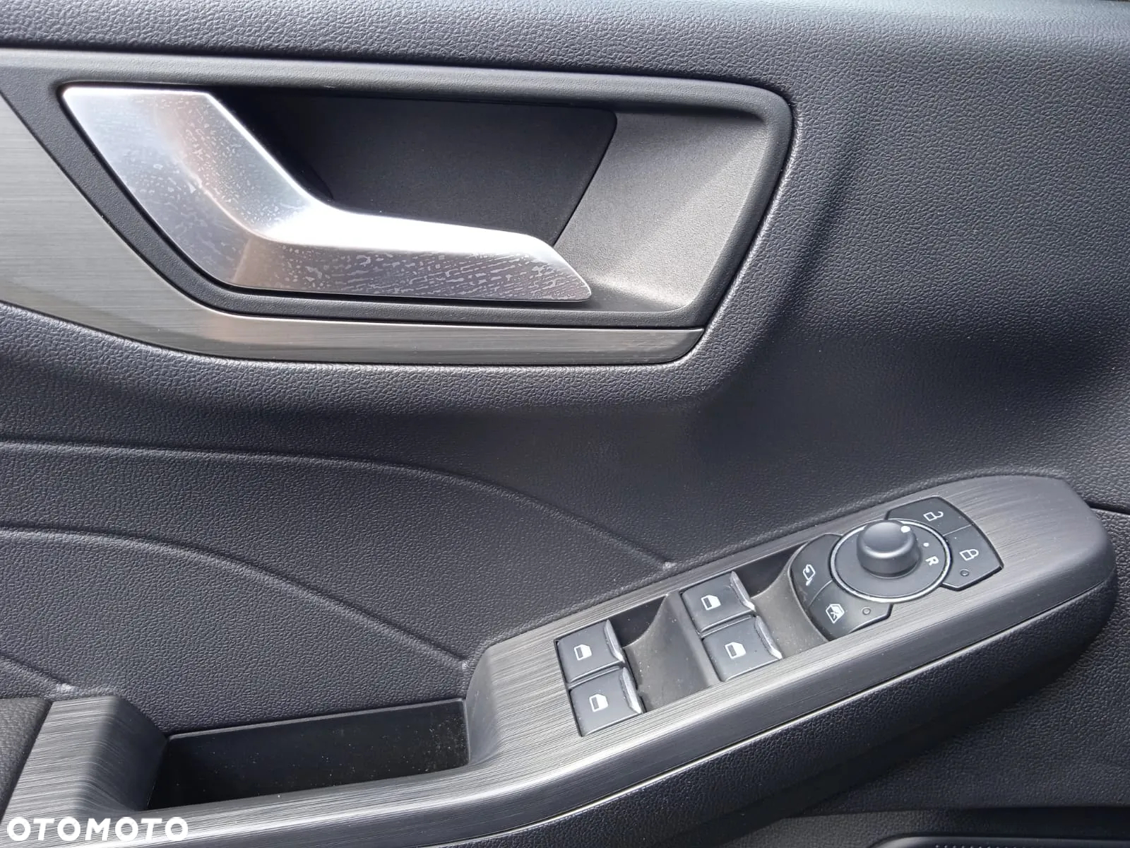 Ford Kuga 2.5 FHEV FWD Titanium - 29