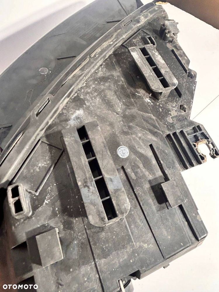 LAMPA PRAWY PRZÓD UK ANGLIK Audi Q5 SQ5 2011 - 10