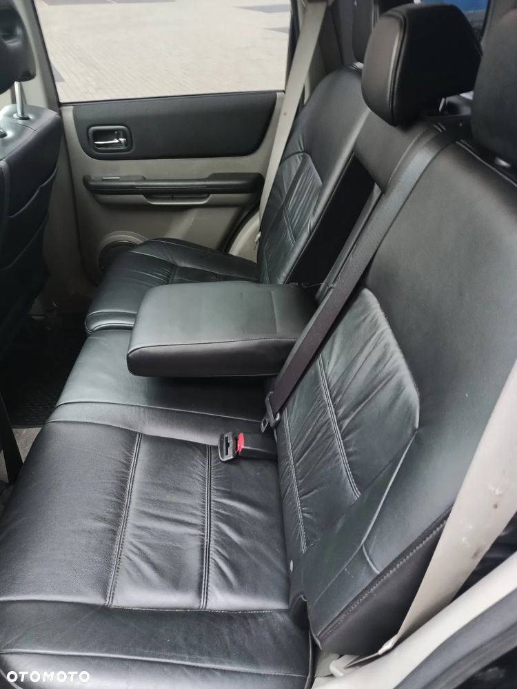 Nissan X-Trail ver-2-5-4x4-columbia - 35