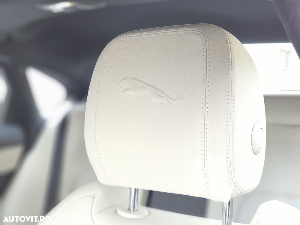 Jaguar XF D200 AWD R-Dynamic SE - 19