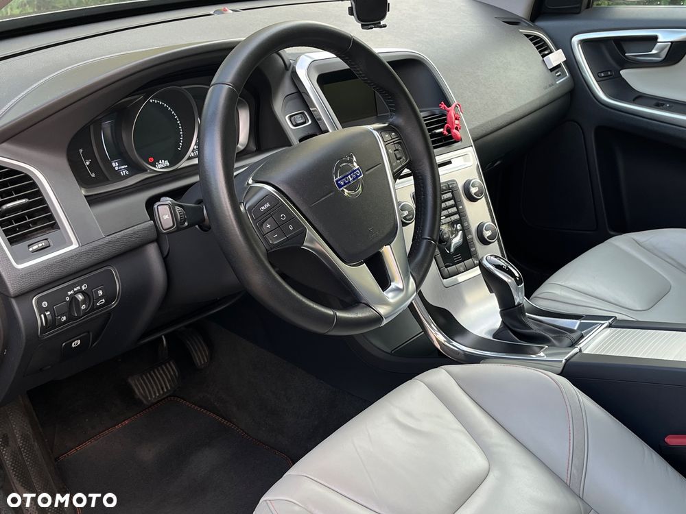 Volvo XC 60 D4 Drive-E Ocean Race - 5