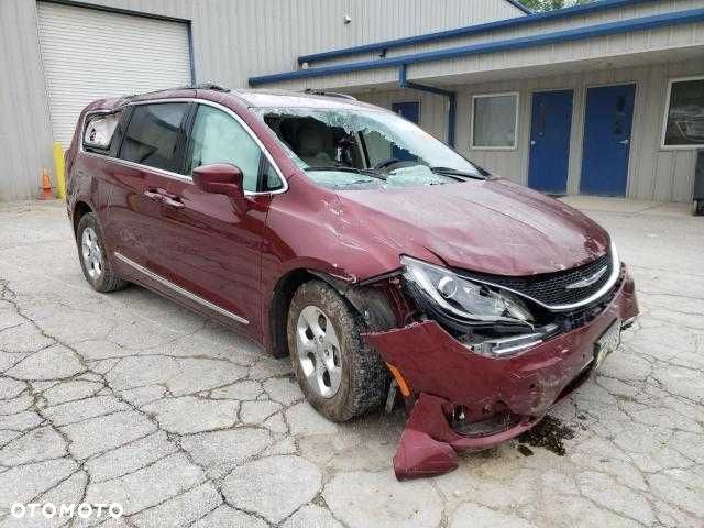 Chrysler Pacifica z 2017 roku. - 5