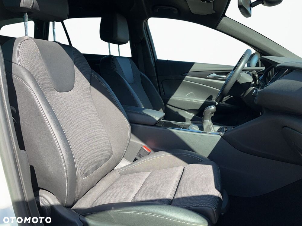 Opel Insignia - 23