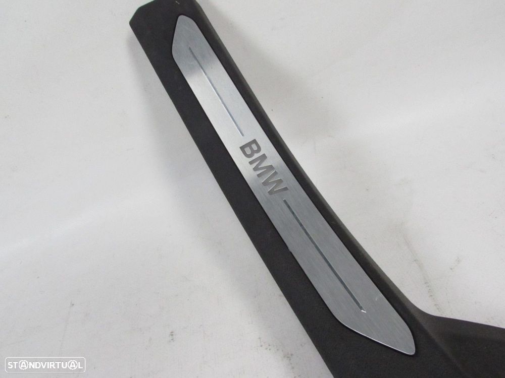 Rodapé da Porta Esquerdo/Trás Seminovo/ Original BMW X5 (G05) 51477442161 - 2