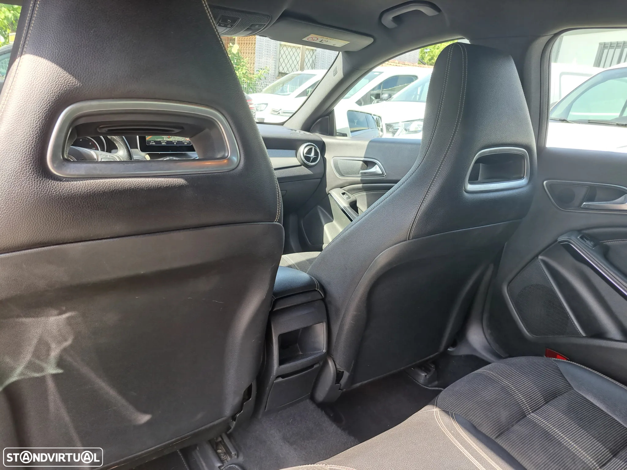 Mercedes-Benz CLA 180 d Shooting Brake Urban - 15