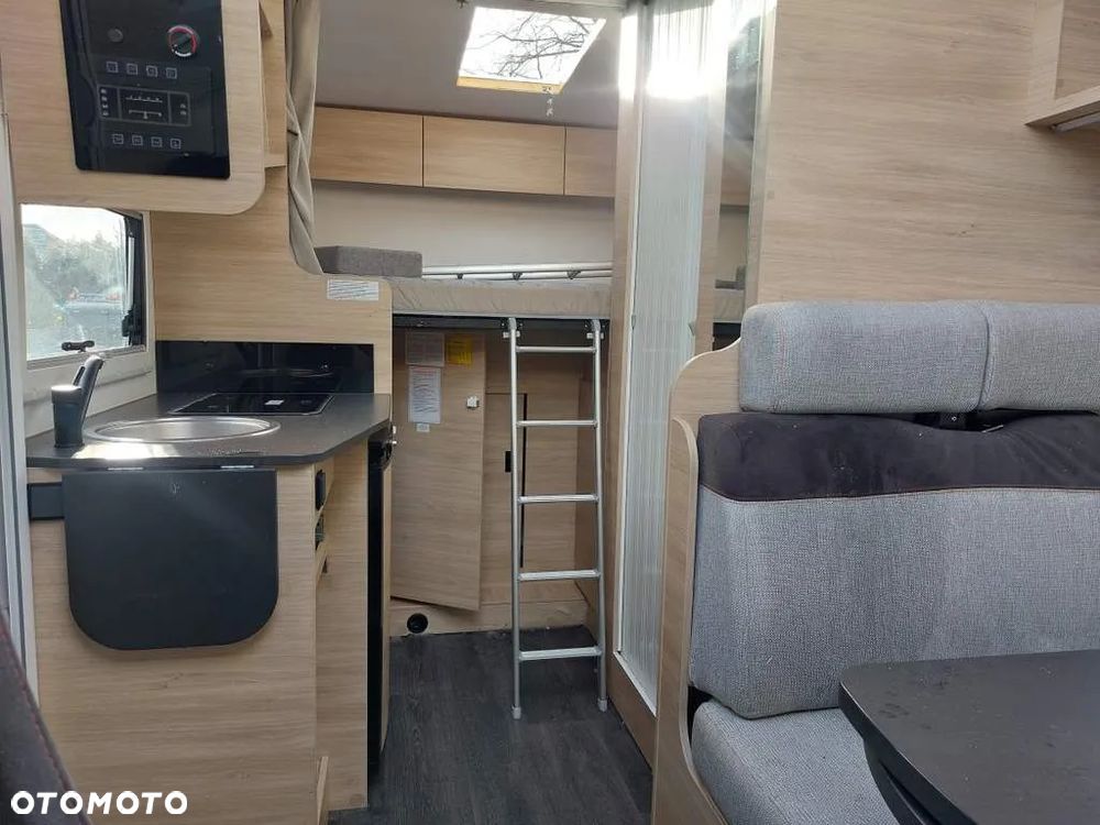 Ford CHALLENGER - 15