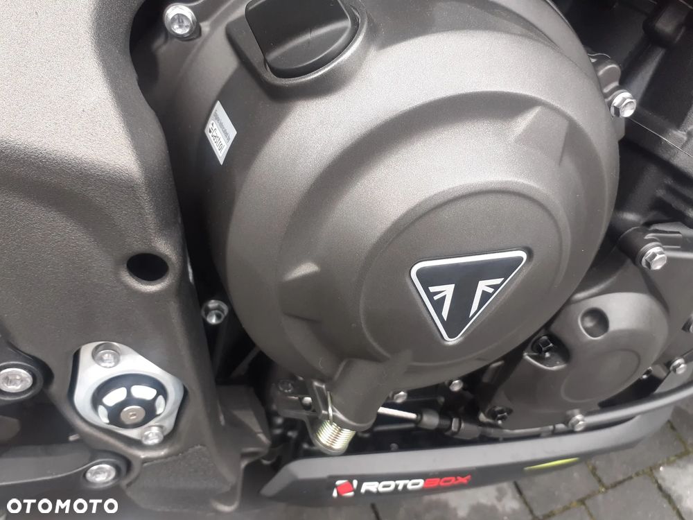 Triumph Street Triple - 18