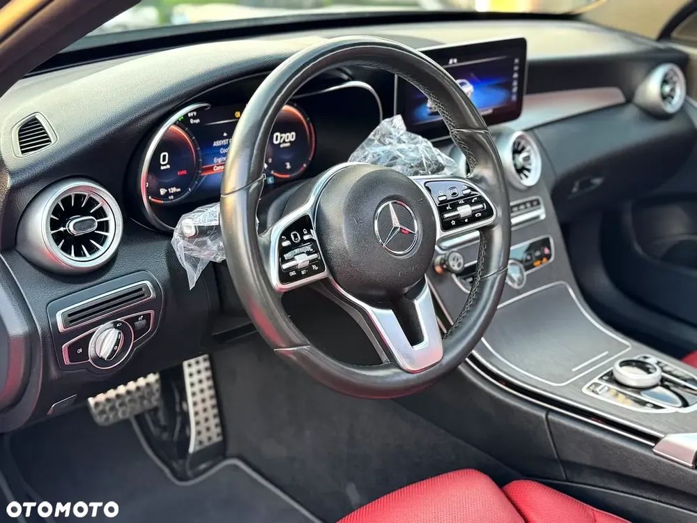 Mercedes-Benz Klasa C 300 4Matic 9G-TRONIC - 12