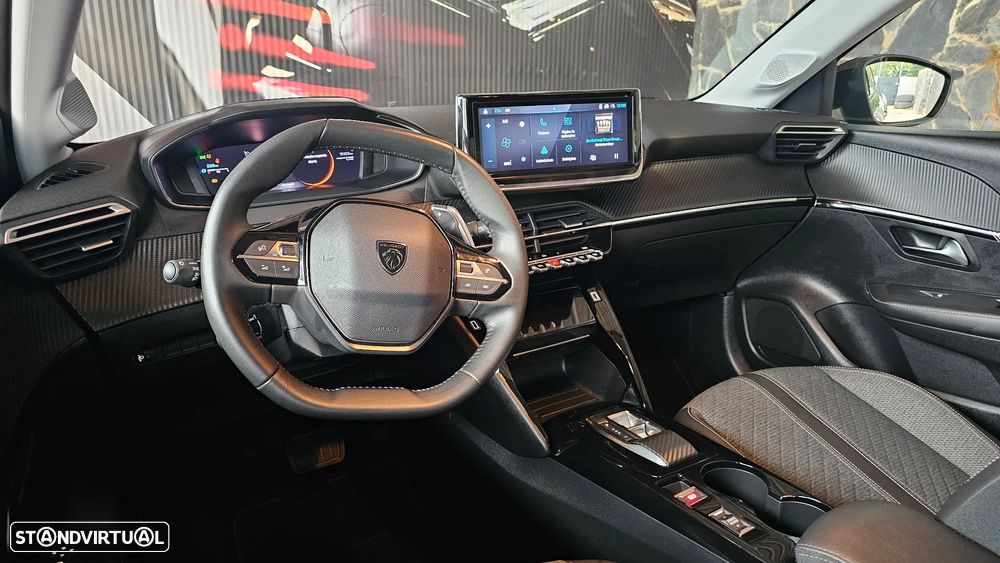 Peugeot 208 1.2 Hybrid Allure e-DCS6 - 44