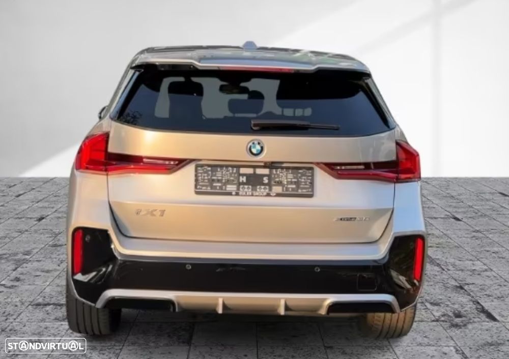 BMW iX1 xDrive30 Pack Desportivo M - 6